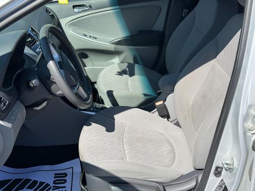2014 Hyundai Accent — photo 17