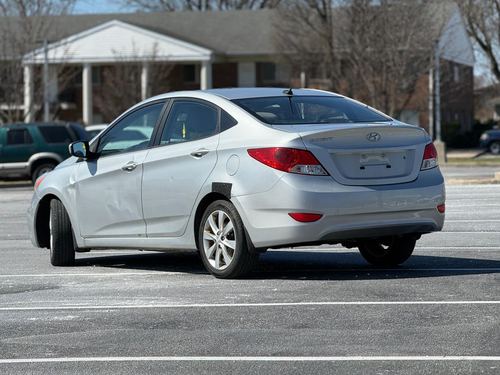 2014 Hyundai Accent — photo 21
