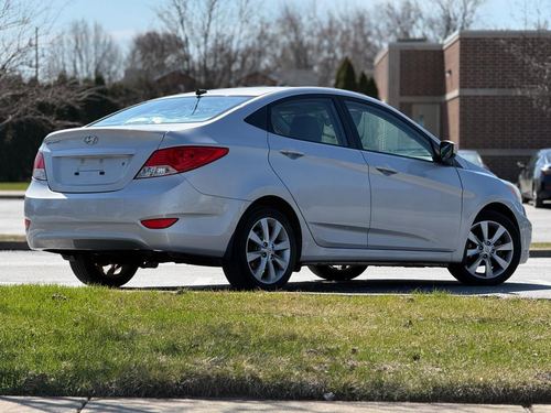 2014 Hyundai Accent — photo 23