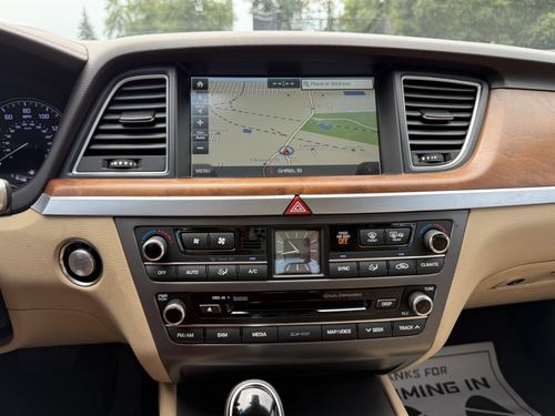 2017 Genesis G80 — photo 23