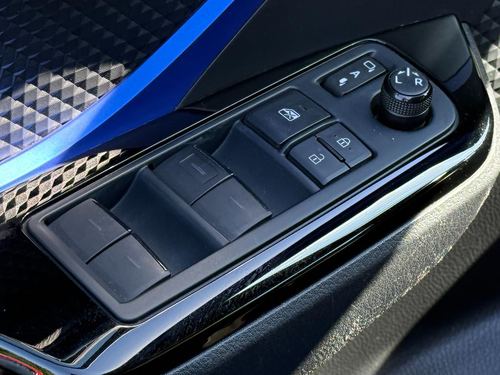 2021 Toyota C-Hr — photo 25