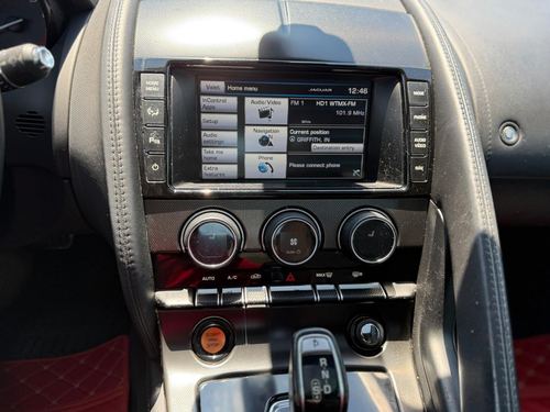 2015 Jaguar F-Type — photo 23