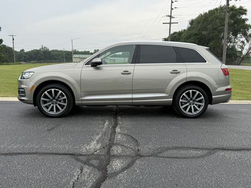 2017 Audi Q7 — photo 16