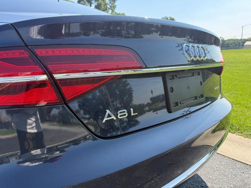 2016 Audi A8 — photo 10