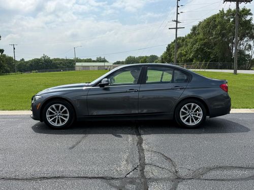 2017 BMW 320 — photo 10