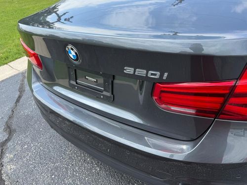 2017 BMW 320 — photo 14