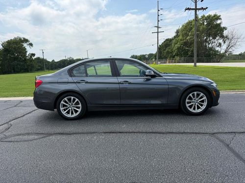 2017 BMW 320 — photo 16