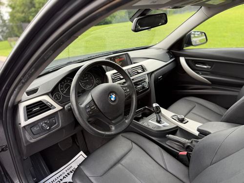 2017 BMW 320 — photo 24