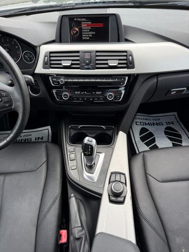2017 BMW 320 — photo 30