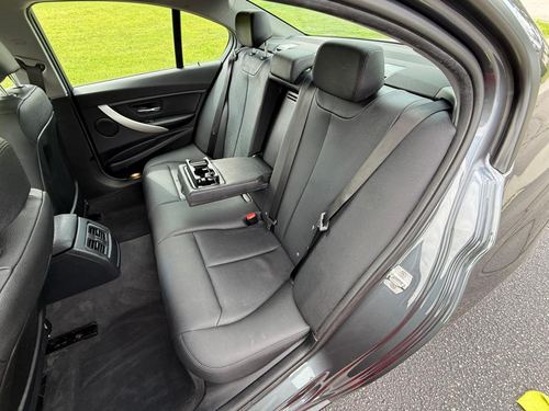 2017 BMW 320 — photo 32