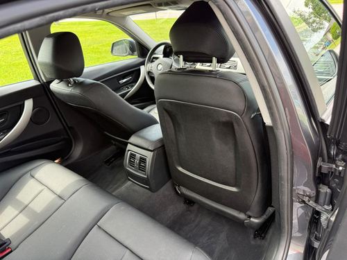 2017 BMW 320 — photo 34