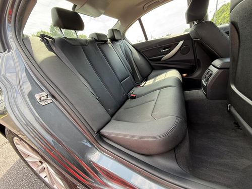 2017 BMW 320 — photo 36
