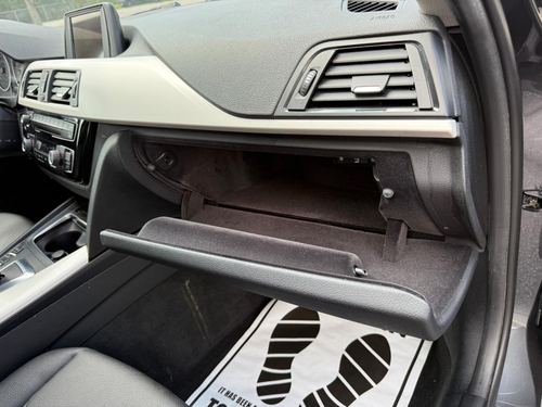 2017 BMW 320 — photo 39
