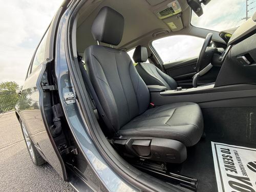 2017 BMW 320 — photo 42