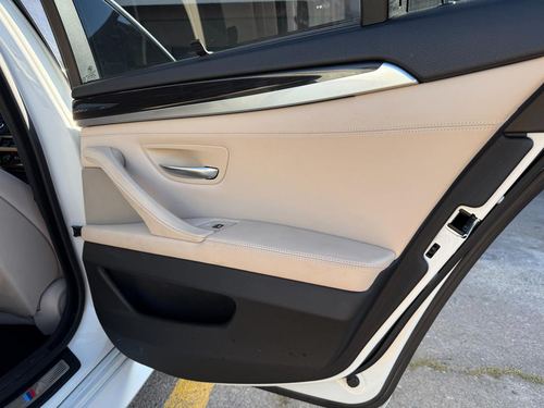 2012 BMW 550 — photo 28