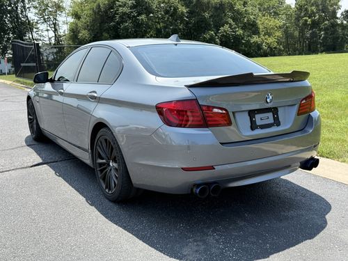 2012 BMW 550i — photo 11