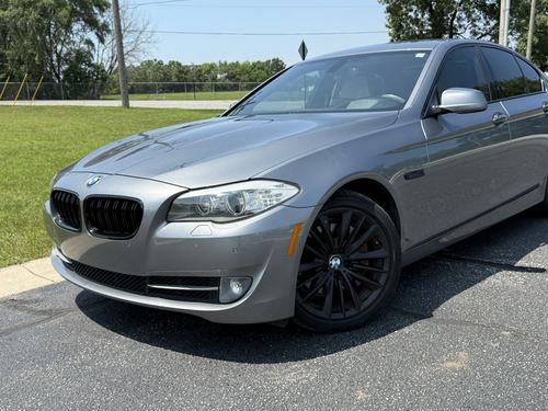 2012 BMW 550i — photo 15