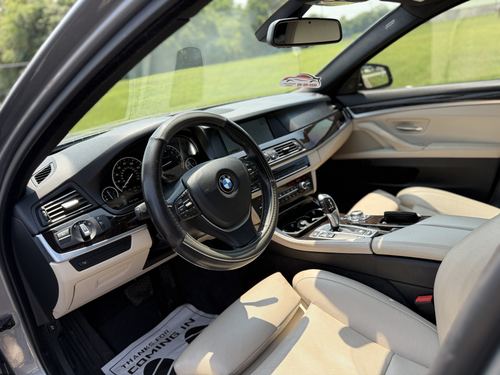 2012 BMW 550i — photo 26