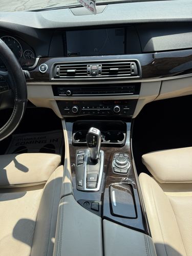 2012 BMW 550i — photo 33