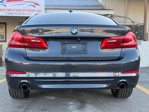 2017 BMW 530 — photo 10