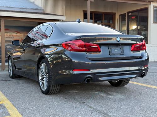 2017 BMW 530 — photo 11