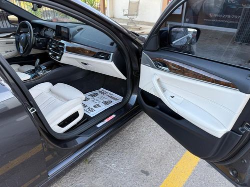 2017 BMW 530 — photo 23