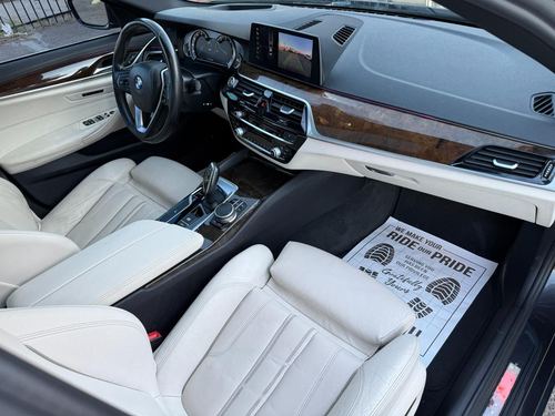 2017 BMW 530 — photo 26