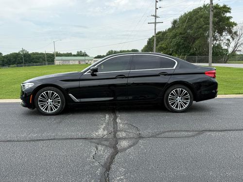 2020 BMW 530 — photo 11