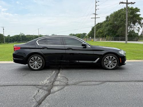 2020 BMW 530 — photo 19