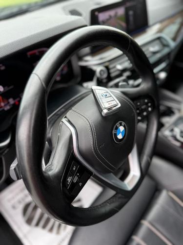 2020 BMW 530 — photo 25