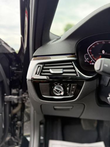 2020 BMW 530 — photo 26