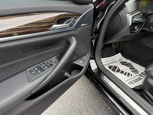 2020 BMW 530 — photo 31