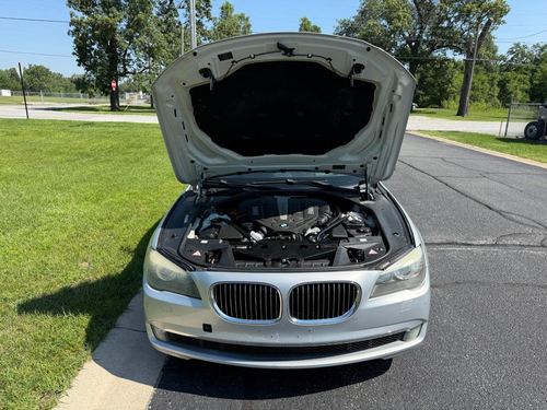 2012 BMW 750 — photo 4