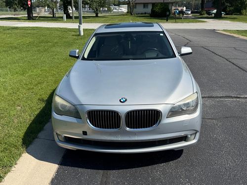 2012 BMW 750 — photo 5