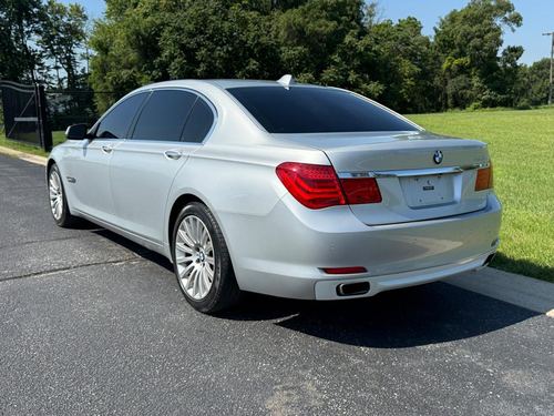 2012 BMW 750 — photo 10