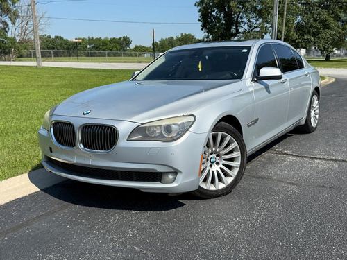 2012 BMW 750 — photo 12