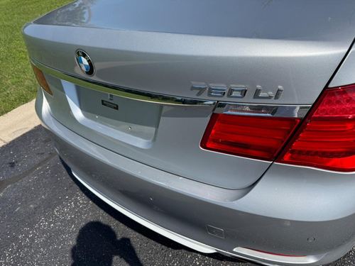 2012 BMW 750 — photo 13