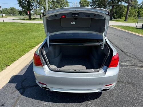 2012 BMW 750 — photo 16