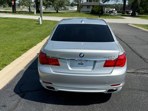 2012 BMW 750 — photo 18