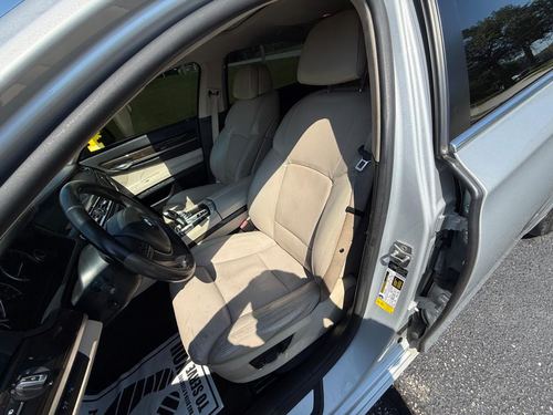 2012 BMW 750 — photo 29