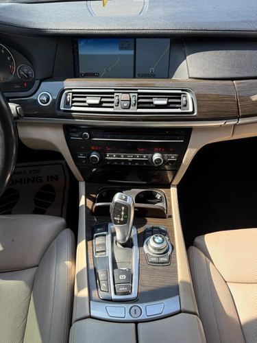 2012 BMW 750 — photo 34