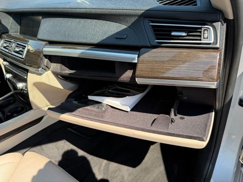 2012 BMW 750 — photo 43