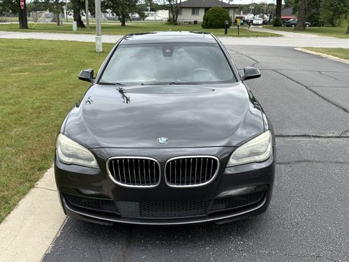 2015 BMW 750 — photo 3