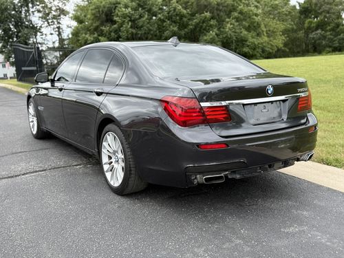2015 BMW 750 — photo 10
