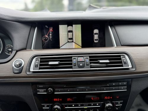 2015 BMW 750 — photo 21
