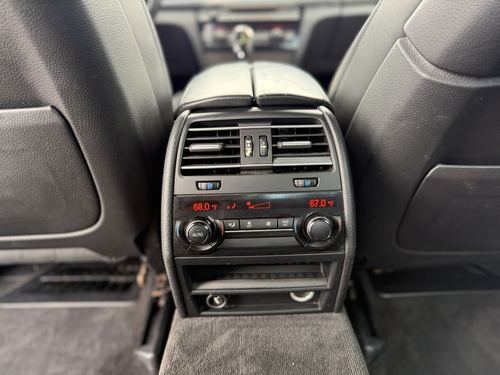 2015 BMW 750 — photo 32