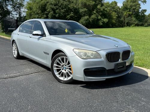 2013 BMW 750 — photo 3