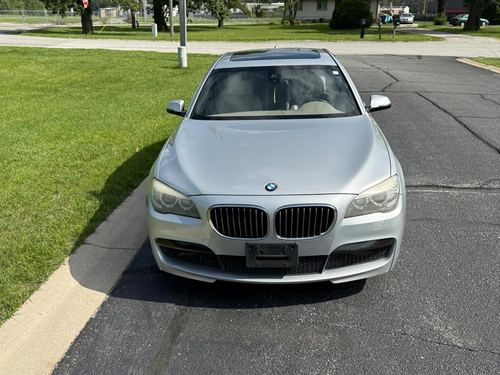 2013 BMW 750 — photo 6