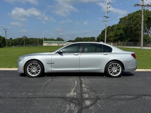 2013 BMW 750 — photo 12