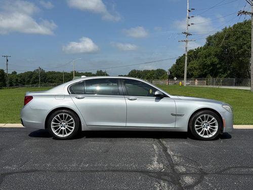 2013 BMW 750 — photo 17